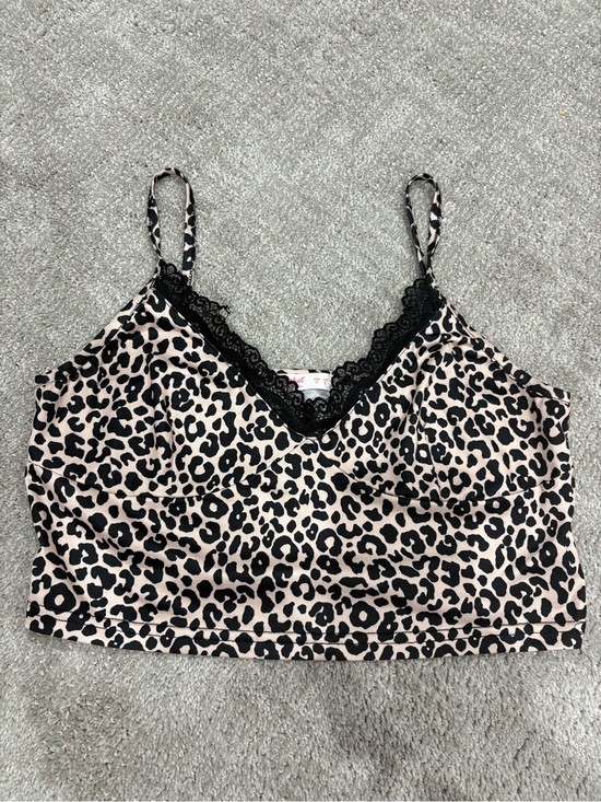 ROMWE Tops - ROMWE Black & Beige Leopard Lace Trim Cami
